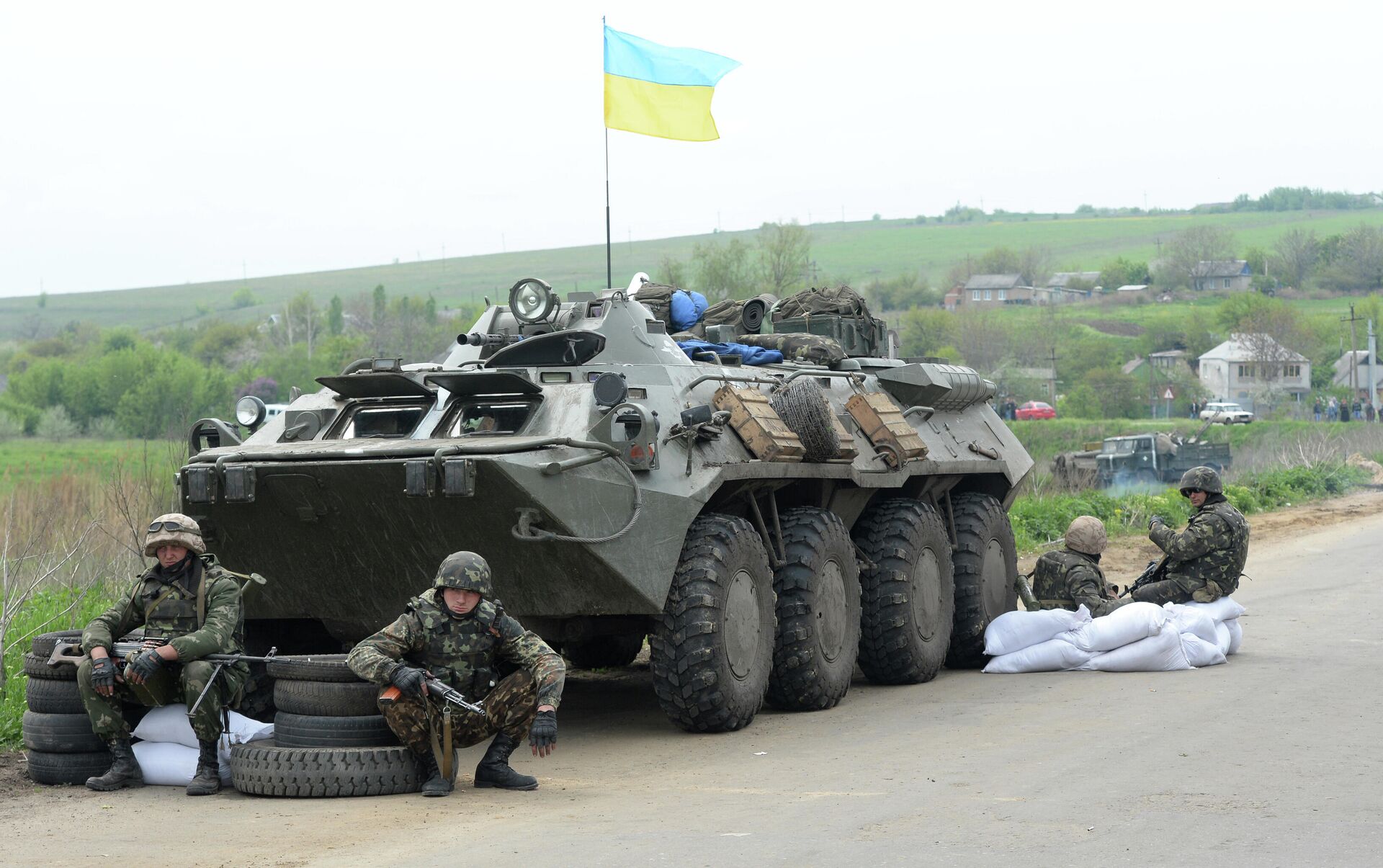 Украинские военные у села Андреевское около города Славянска Донецкой области. 2014 год - РИА Новости, 1920, 25.04.2024