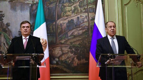Министр иностранных дел РФ Сергей Лавров и министр иностранных дел Мексики Марсело Эбрард во время совместной пресс-конференции