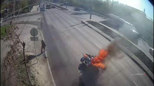 Мотоциклист загорелся после ДТП 