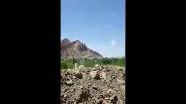 Стрельба и взрывы возле кыргызско-таджикской границы. Видео из соцсетей