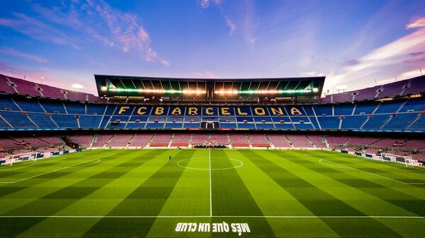 СМИ: "Барселона" ведет переговоры о проведении на "Камп Ноу" матчей НФЛ - РИА Новости Спорт, 22.12.2022