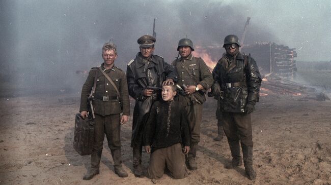 Кадр из фильма Иди и смотри  Кадр из фильма Иди и смотри