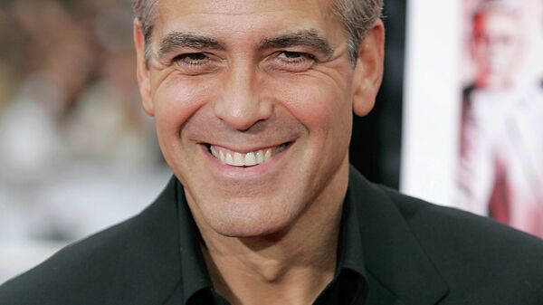 Джордж Клуни на премьере Тринадцать друзей Оушена