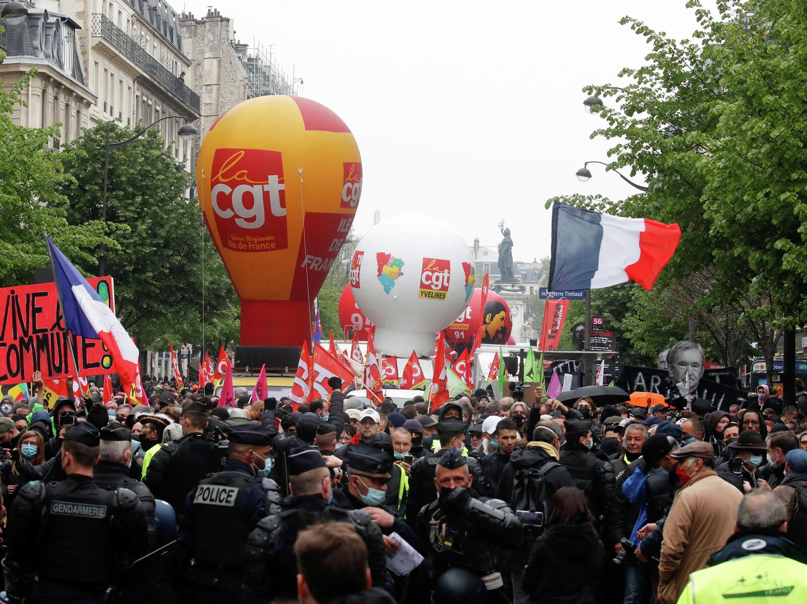 1 мая во франции. Демонстрации в Париже 1 мая. Первомайская демонстрация. Демонстрация на 1 мая Франция.