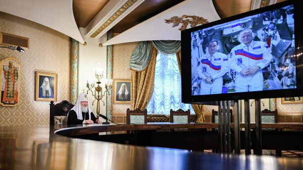 Патриарх Московский и всея Руси Кирилл проводит телемост с экипажем длительной экспедиции Международной космической станции