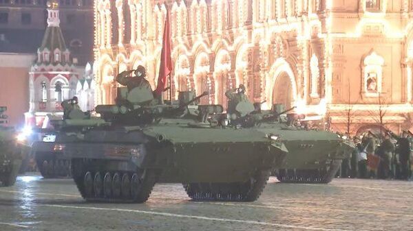 Ночная репетиция парада Победы на Красной площади. Кадры Минобороны