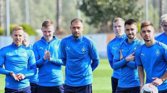 Игроки футбольного клуба Крылья Советов.