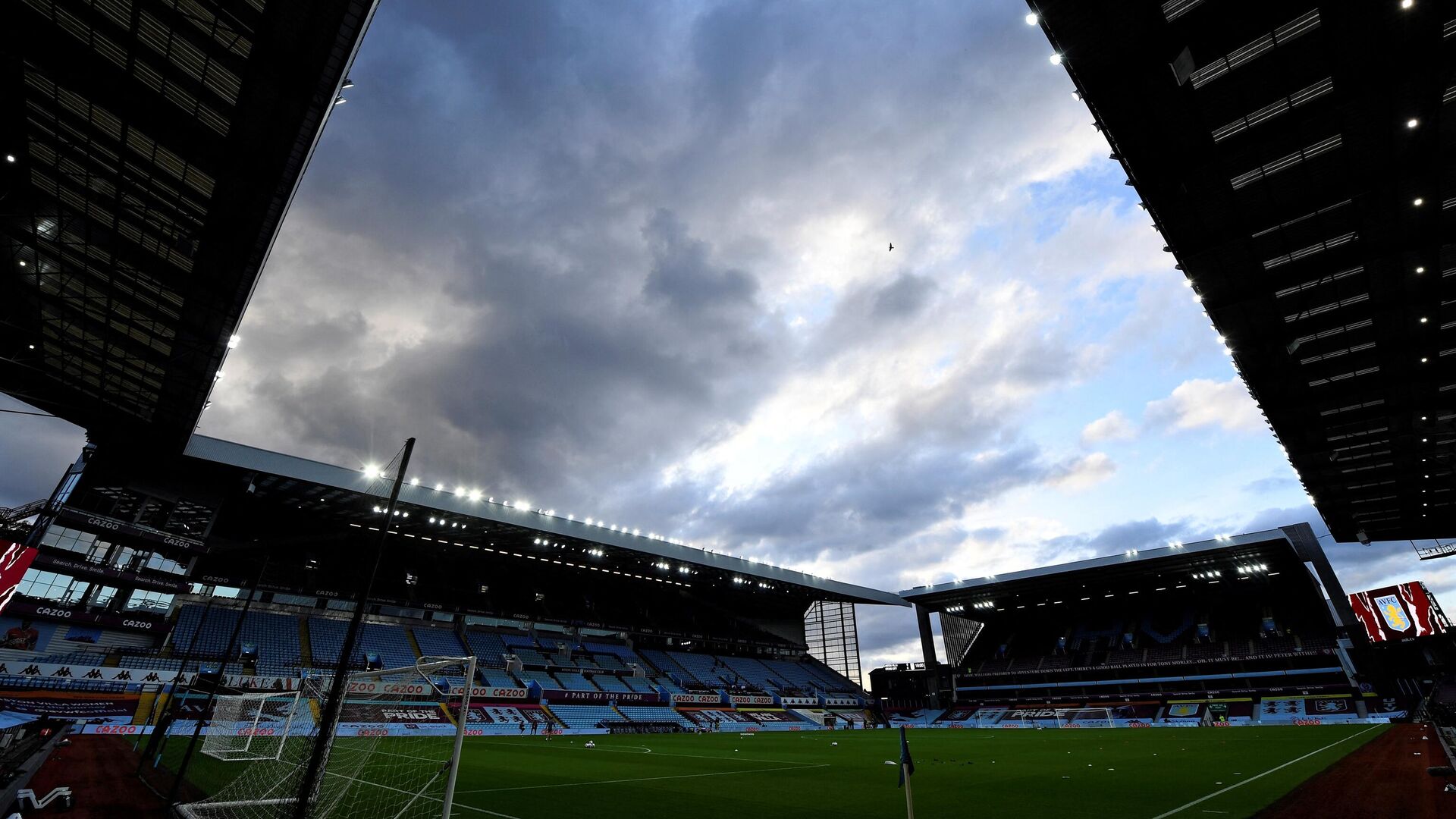 Villa Park stadium is pictured in Birmingham, central England on October 1, 2020, ahead of the English League Cup fourth round football match between Aston Villa and Stoke. (Photo by PETER POWELL / POOL / AFP) / RESTRICTED TO EDITORIAL USE. No use with unauthorized audio, video, data, fixture lists, club/league logos or 'live' services. Online in-match use limited to 120 images. An additional 40 images may be used in extra time. No video emulation. Social media in-match use limited to 120 images. An additional 40 images may be used in extra time. No use in betting publications, games or single club/league/player publications. /  - РИА Новости, 1920, 06.05.2021