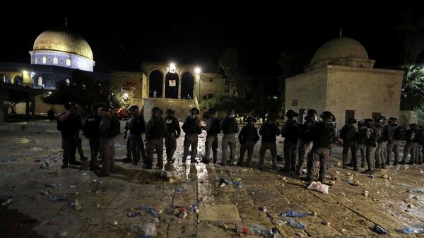 Полиция на месте столкновений возле мечети Аль-Акса в Иерусалиме