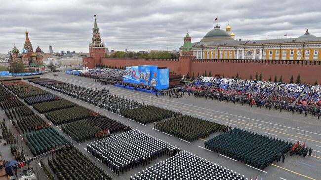 Военнослужащие парадных расчетов на военном параде в честь 76-й годовщины Победы в Великой Отечественной войне в Москве