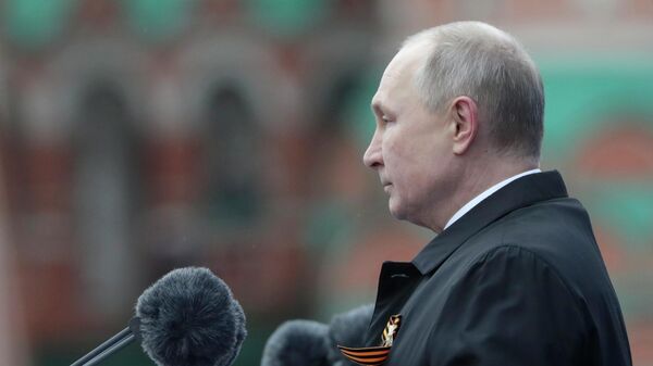 Президент РФ Владимир Путин выступает на военном параде в ознаменование 76-й годовщины Победы в Великой Отечественной войне на Красной площади в Москве