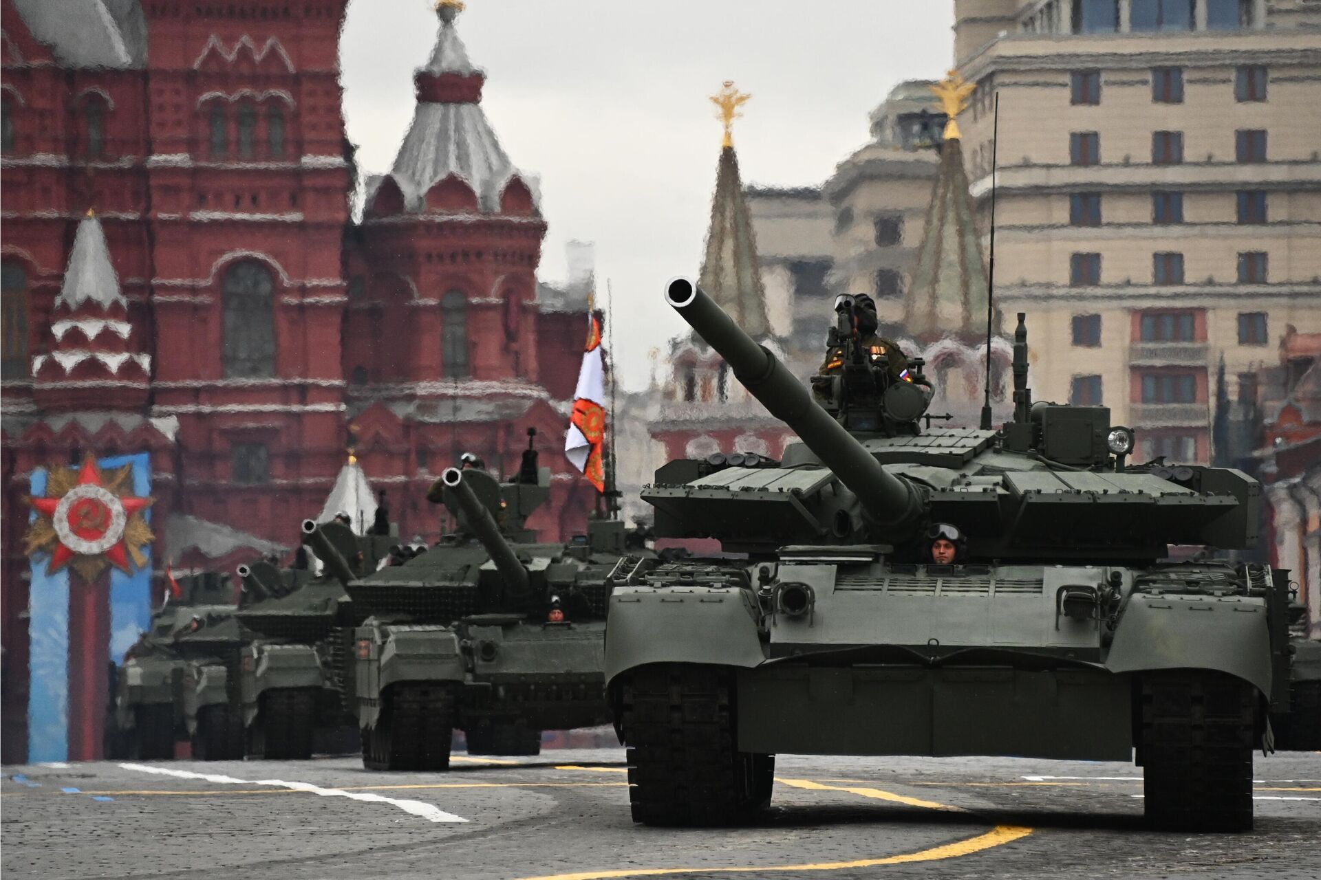Танки Т-72Б3М на военном параде в честь 76-й годовщины Победы в Великой Отечественной войне в Москве - РИА Новости, 1920, 09.05.2021