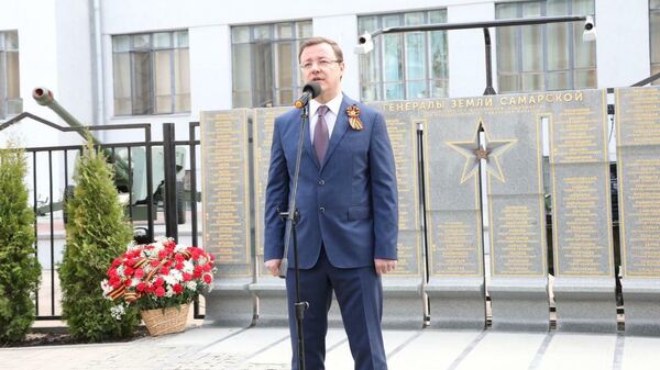 Губернатор Самарской области Дмитрий Азаров на открытии мемориала Генералы земли Самарской