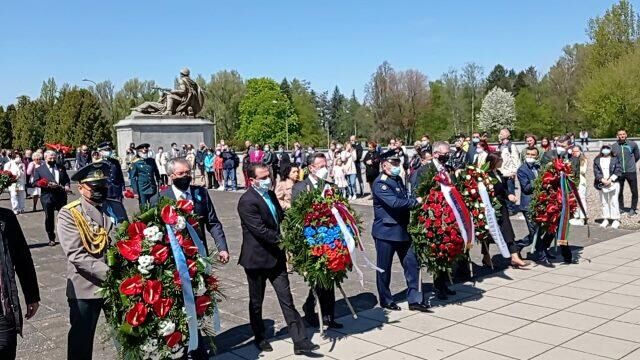 Возложение цветов к мемориалу в Варшаве  - РИА Новости, 1920, 09.05.2021