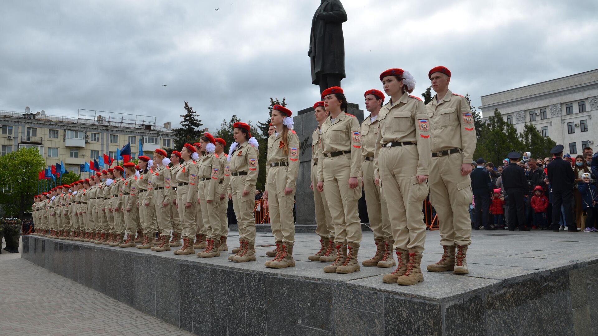 Парад в честь 76-й годовщины Победы в Великой Отечественной войне в Луганске - РИА Новости, 1920, 09.05.2021