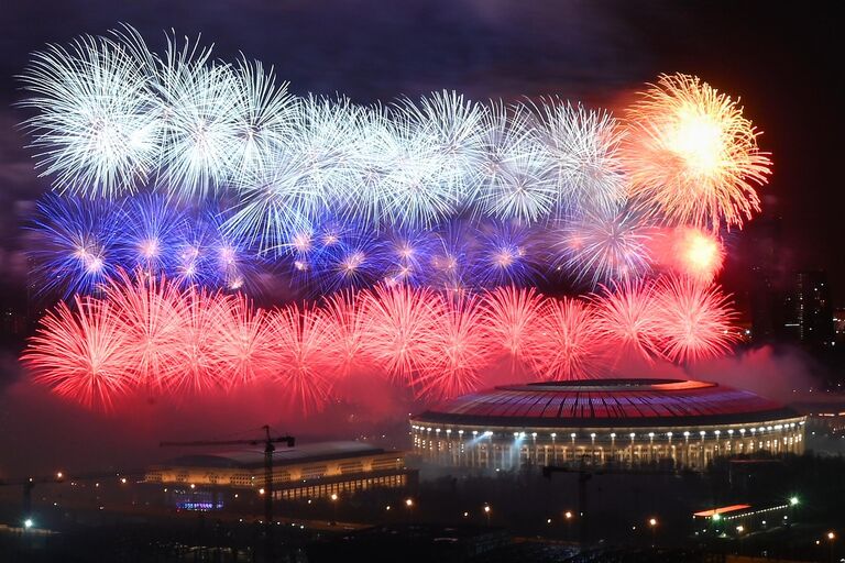 Праздничный салют в честь Дня Победы в Москве