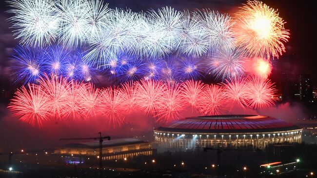 Праздничный салют в честь Дня Победы в Москве