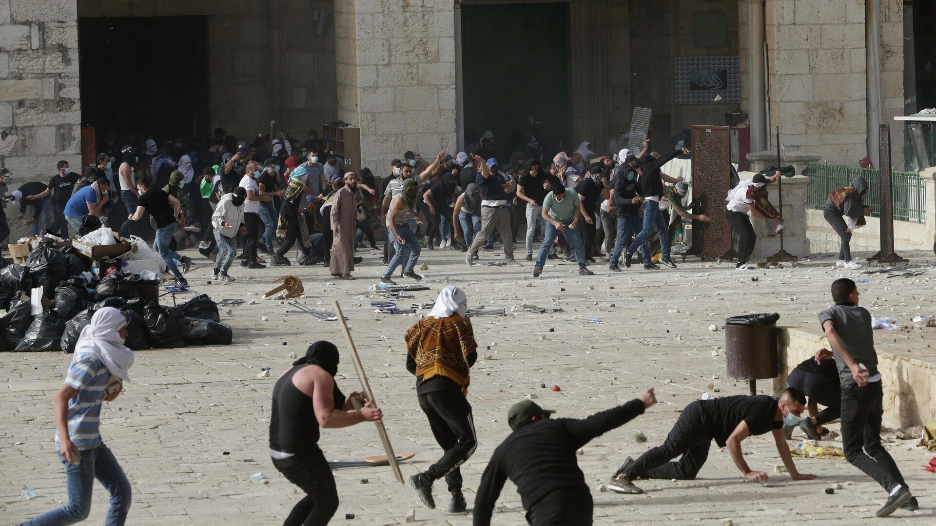 Столкновения возле мечети Аль-Акса в Иерусалиме, Израиль. 10 мая 2021 - РИА Новости, 1920, 11.05.2021