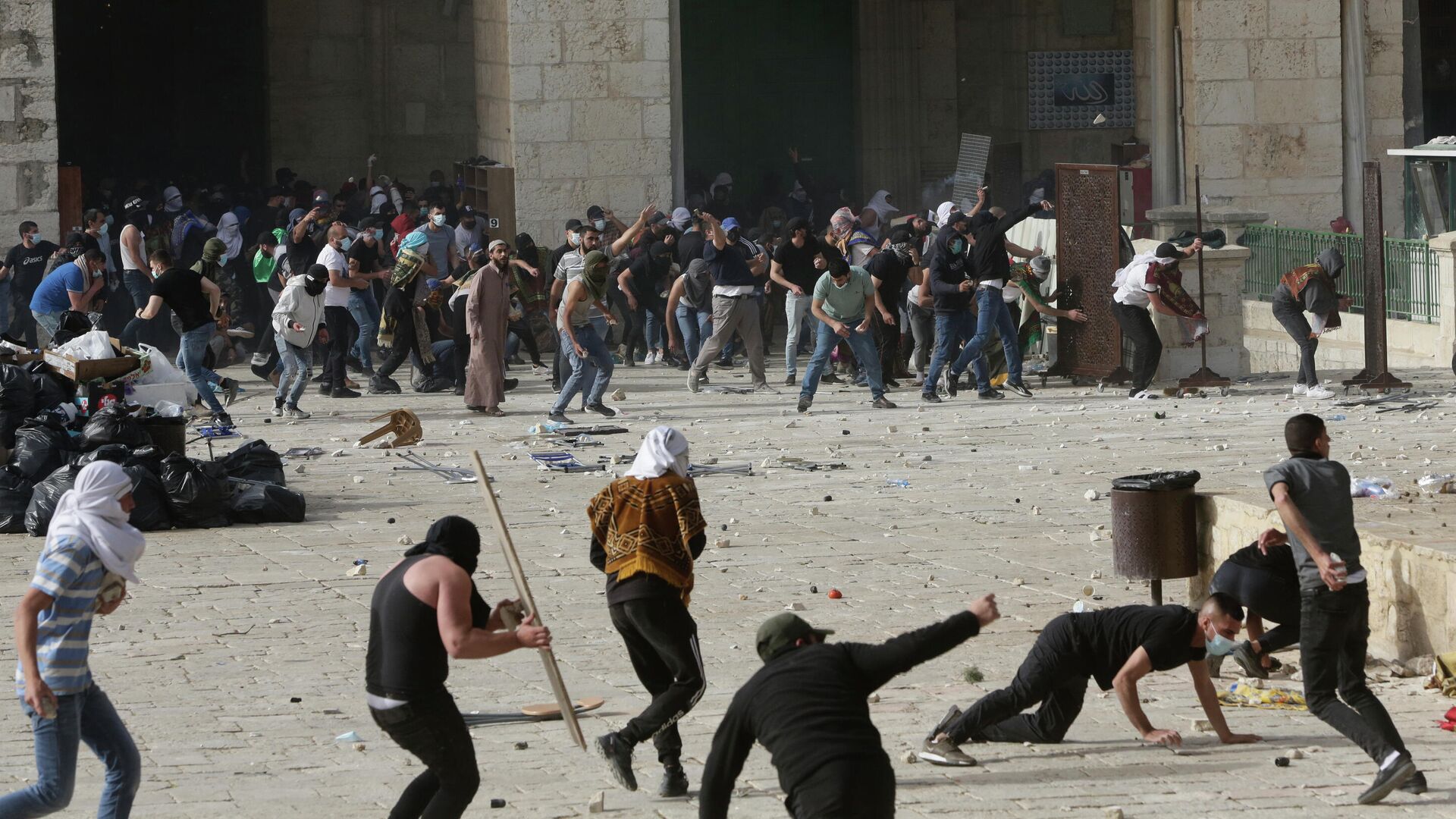 Столкновения возле мечети Аль-Акса в Иерусалиме, Израиль. 10 мая 2021 - РИА Новости, 1920, 11.05.2021