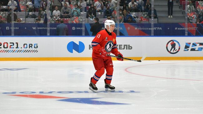 Президент России Владимир Путин в составе команды Легенды хоккея