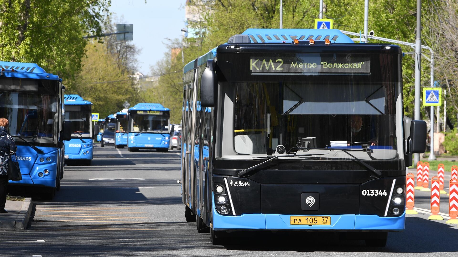 Автобусы у станции метро Волжская, где организована остановка бесплатных автобусов КМ - РИА Новости, 1920, 11.05.2021