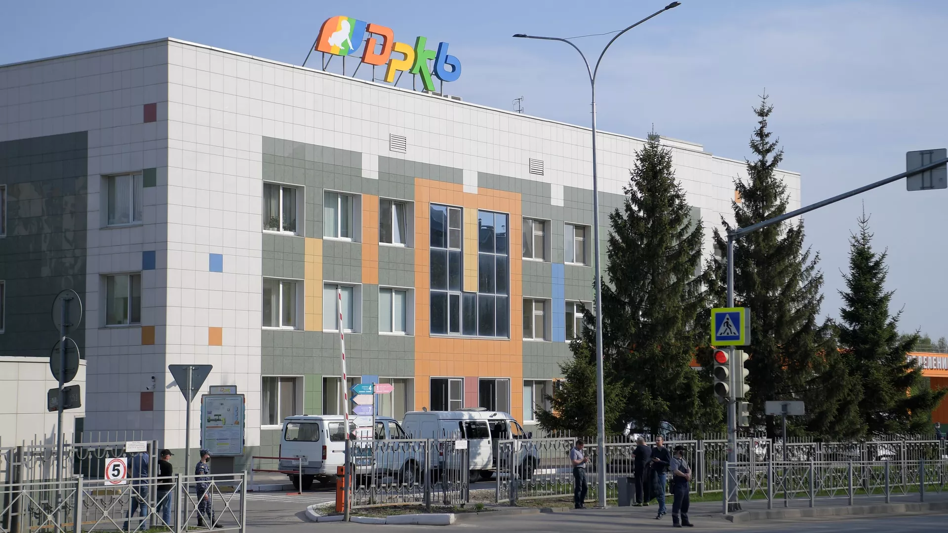 Республиканская детская клиническая больница в Казани, куда были госпитализированы раненные при стрельбе в гимназии - РИА Новости, 1920, 11.05.2021