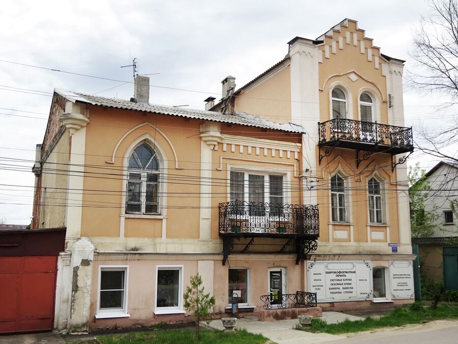 Усадьба Тушевых (1890-е г.) - единственная в городе, построенная в стиле псевдоготики