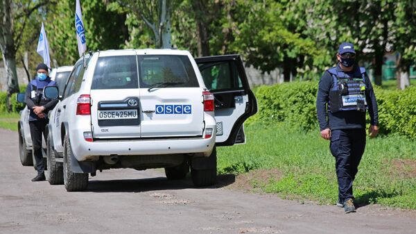 Представители мониторинговой миссии ОБСЕ прибыли на место обстрела в Петровском районе Донецка