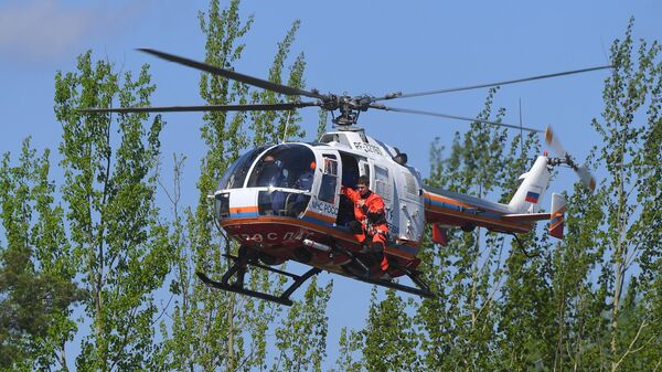 Вертолет МЧС РФ во время учений
