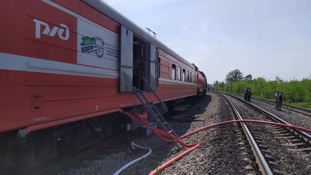 Пожарно-спасательные подразделения ликвидируют пожар в Майнском районе Ульяновской области - РИА Новости, 1920, 16.05.2021