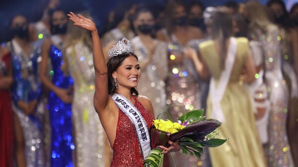 Победительница международного конкурса красоты Мисс Вселенная в 2021 году, представительница Мексики Андреа Меса