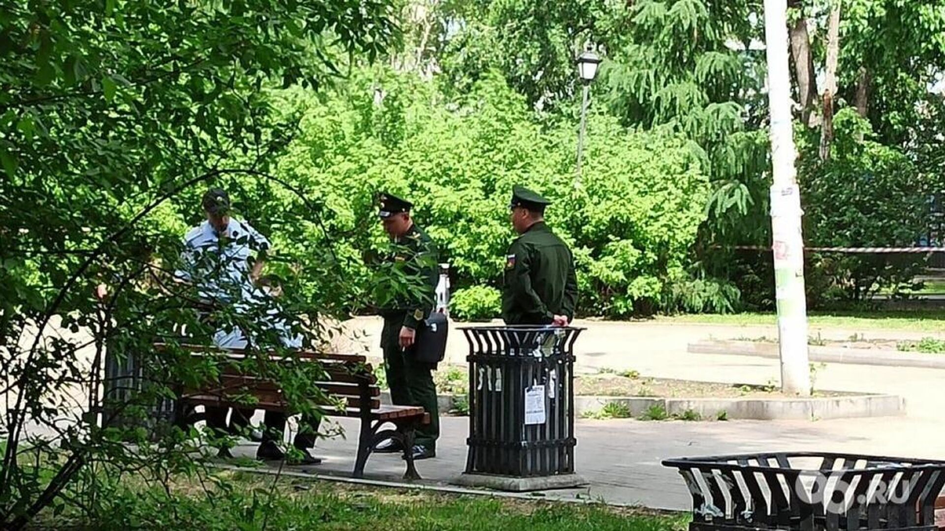Полицейские на месте нападения в Екатеринбурге - РИА Новости, 1920, 17.05.2021