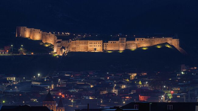 Дербентская крепость с ночной подсветкой Дербентская крепость с ночной подсветкой
