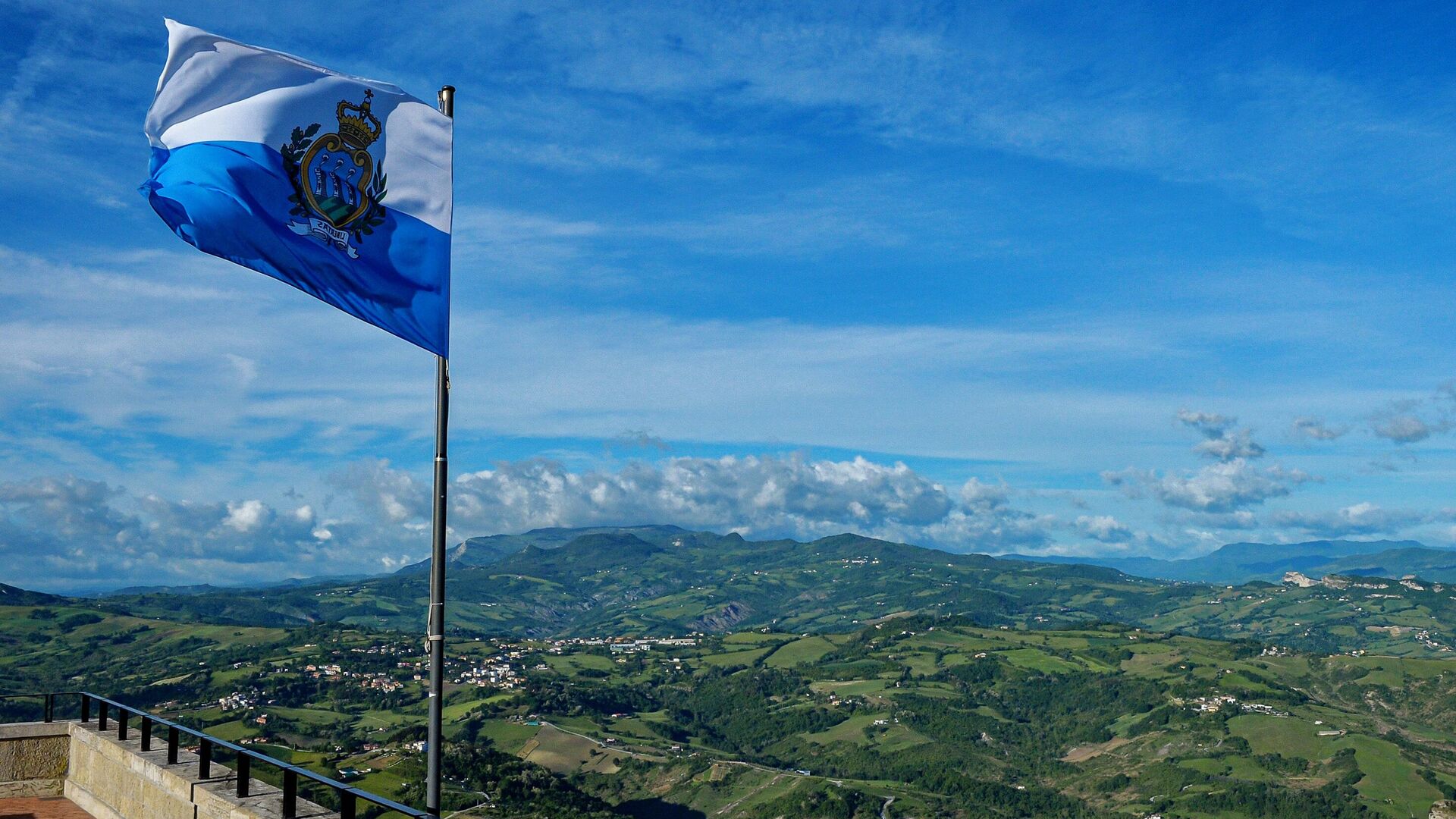 Флаг республики Сан-Марино - РИА Новости, 1920, 03.08.2021
