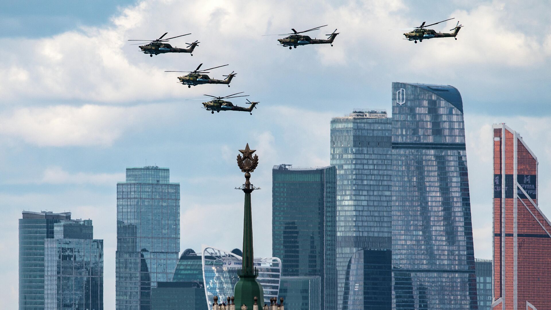 Генеральная репетиция воздушной части парада Победы в Москве - РИА Новости, 1920, 18.05.2021