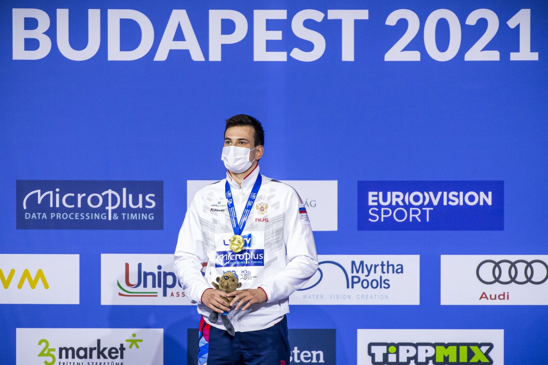 Мартин Малютин на церемонии награждения на чемпионате Европы по водным видам спорта в Будапеште - РИА Новости, 1920, 18.05.2021