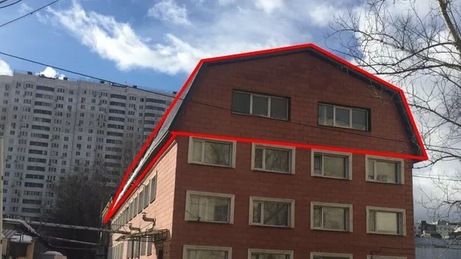 Незаконная мансарда в московском районе Отрадное