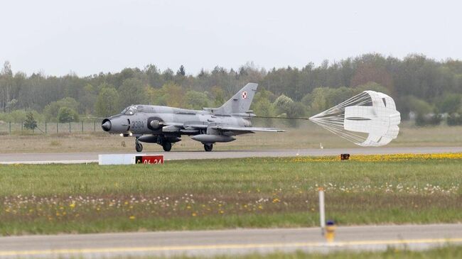 Польский штурмовик Су-22М4К на эстонской авиабазе Эмари