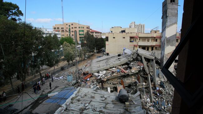 Разрушенные в результате бомбардировки здания в секторе Газа
