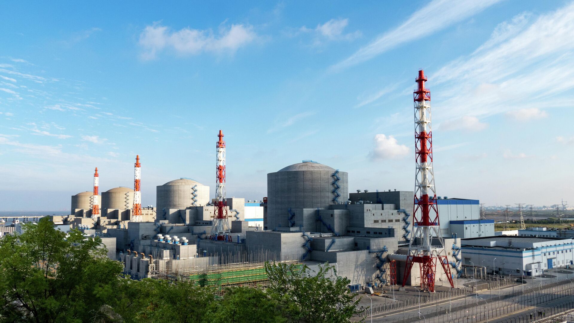 Тяньванская атомная электростанция, где будут сооружены новые энергоблоки российского дизайна - РИА Новости, 1920, 27.05.2021