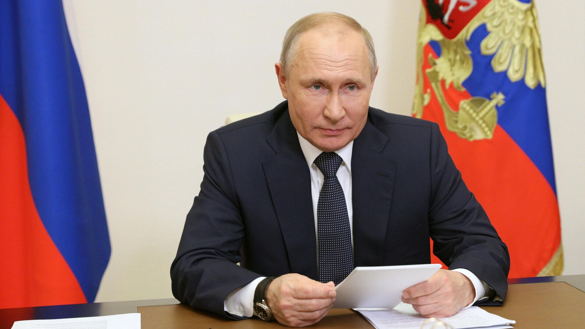 Путин прокомментировал инициативу "зеленых коридоров" в торговле
