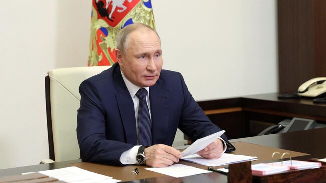 Путин на совещании предложил обсудить использование цифровых валют
