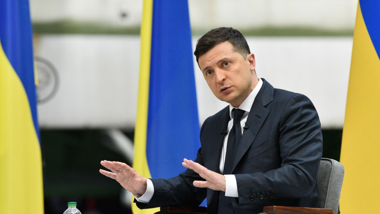 Зеленский заявил о "шлагбауме" на пути Украины в НАТО