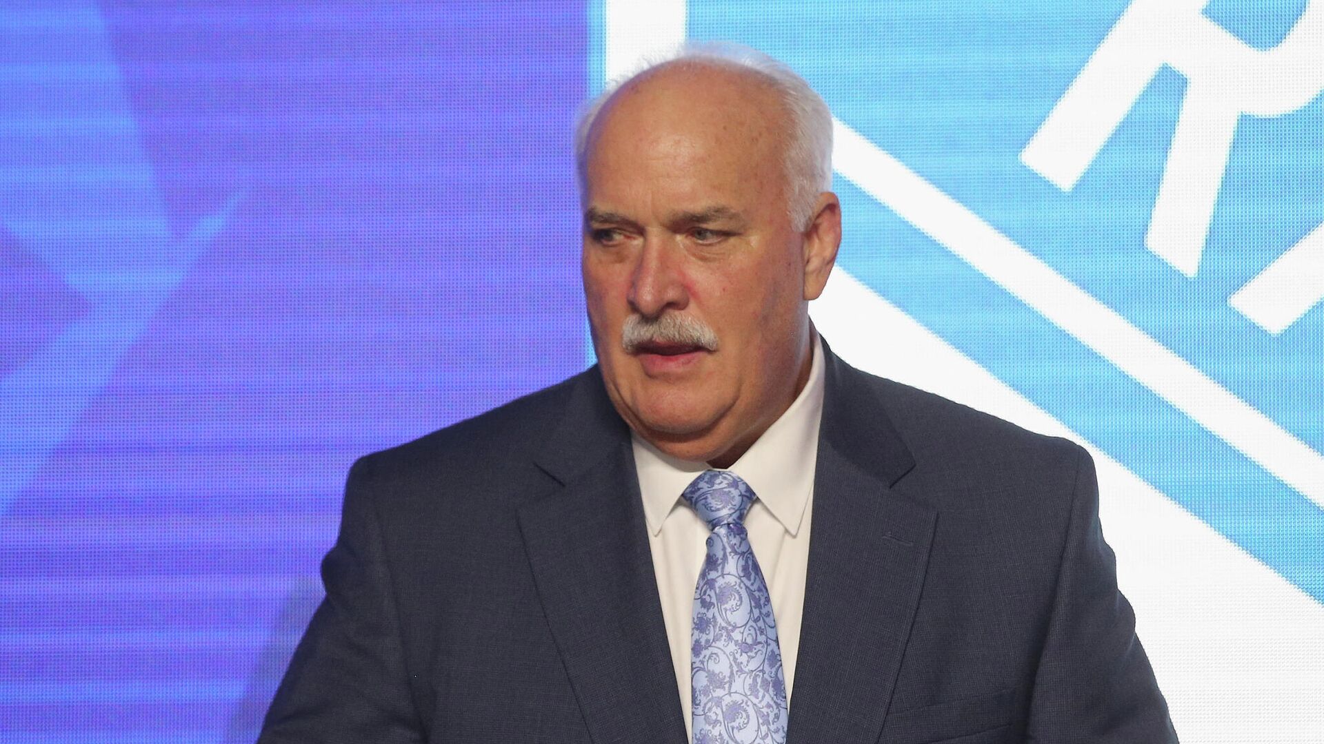 VANCOUVER, BRITISH COLUMBIA - JUNE 21: John Davidson attends the 2019 NHL Draft at the Rogers Arena on June 21, 2019 in Vancouver, Canada.   Bruce Bennett/Getty Images/AFP (Photo by BRUCE BENNETT / GETTY IMAGES NORTH AMERICA / Getty Images via AFP) - РИА Новости, 1920, 20.05.2021