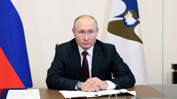 Президент РФ Владимир Путин принимает участие в заседании Высшего Евразийского экономического совета в режиме видеоконференции