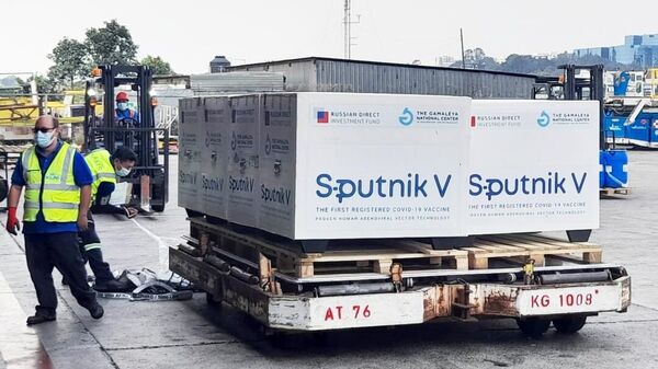 Груз российской вакцины Sputnik V от коронавирусной инфекции COVID-19 прибыл самолетом в Гватемалу