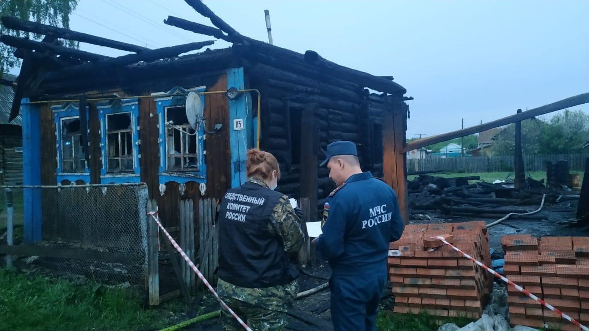 При пожаре в частном доме в Удмуртии погибли шесть человек - РИА Новости,  22.05.2021