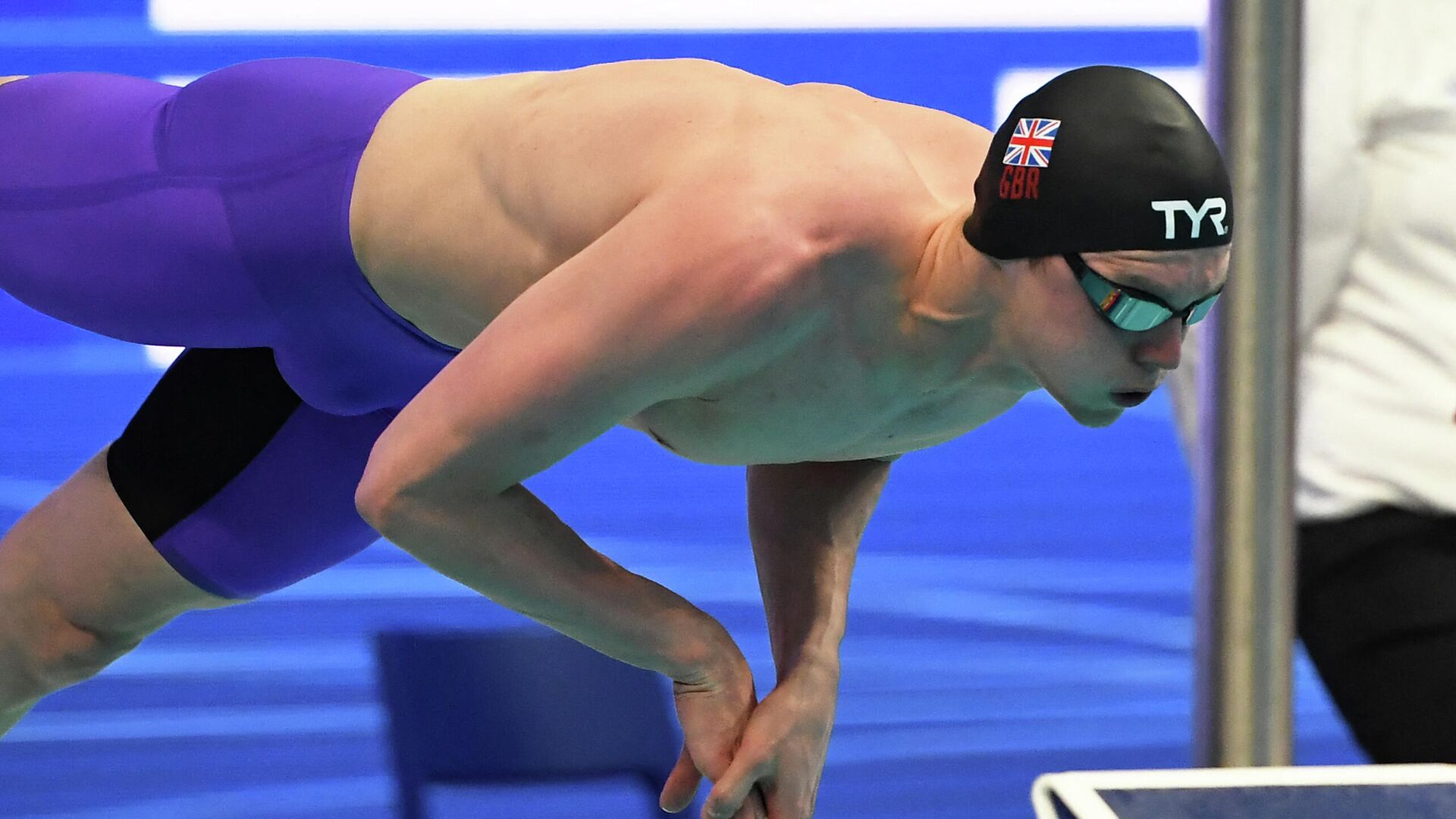 Great Britain's Duncan Scott dives to compete in the final of the Men’s 200m Freestyle Swimming event during the LEN European Aquatics Championships at the Duna Arena in Budapest on May 21, 2021. (Photo by Attila KISBENEDEK / AFP) - РИА Новости, 1920, 22.05.2021