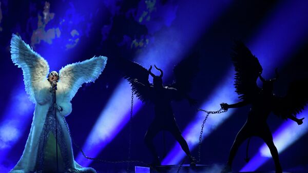 Певец TIX (Норвегия) выступает в финале песенного конкурса Евровидение-2021
