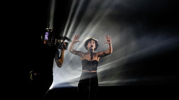 Певица Барбара Прави (Франция) выступает в финале песенного конкурса Евровидение-2021